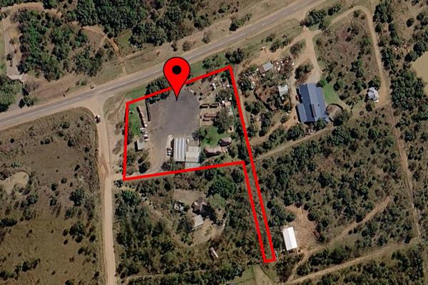 Existing Truck-Stop/Workshop Infrastructure with Residential Accommodation

Situated on the corner of Kameelfontein Road and ...