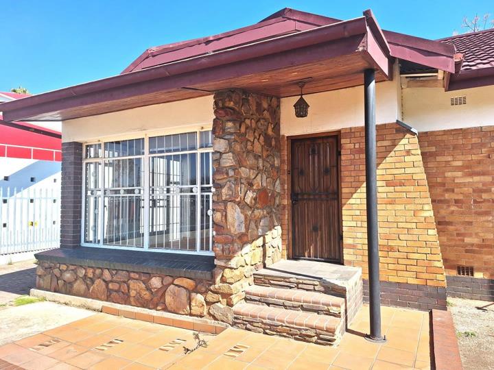 Listing number: P24-117540638, Image number: 2