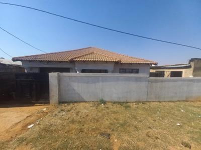 R 700 000