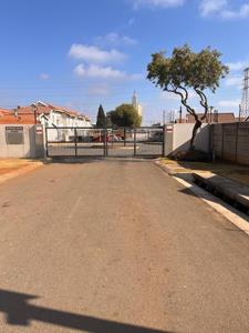R 600 000