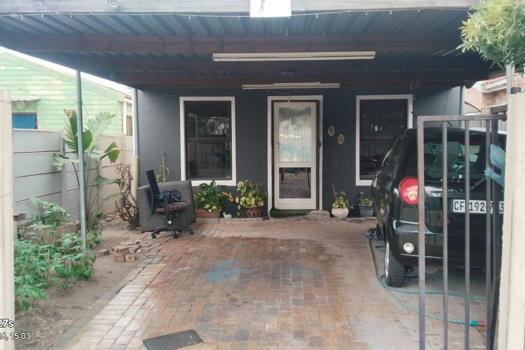2 Bedroom House for sale in Bernadino Heights
