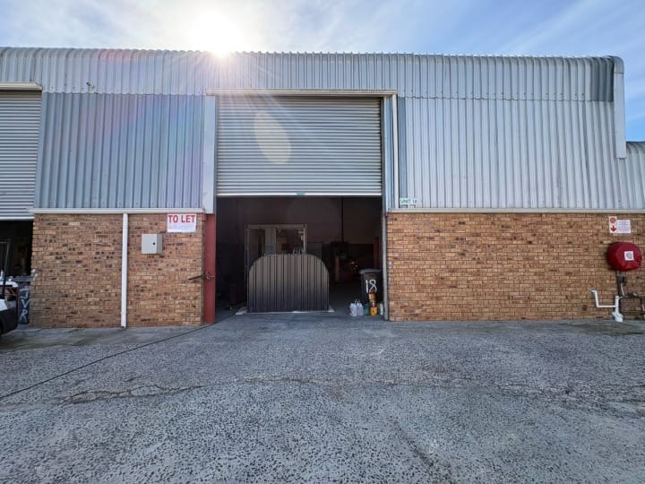 Listing number: P24-117543375, Image number: 1, Warehouse To Let in Strand