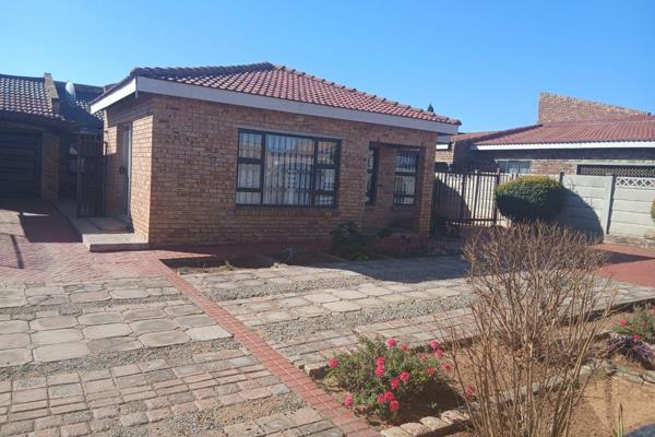 This neat and well-maintained family home is perfect for a family that needs extra space and comfort.

Step inside to an inviting ...