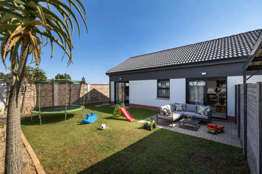 3 Bedroom House for sale in Albertsdal