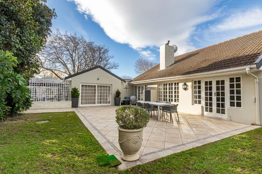 5 Bedroom House in Constantia