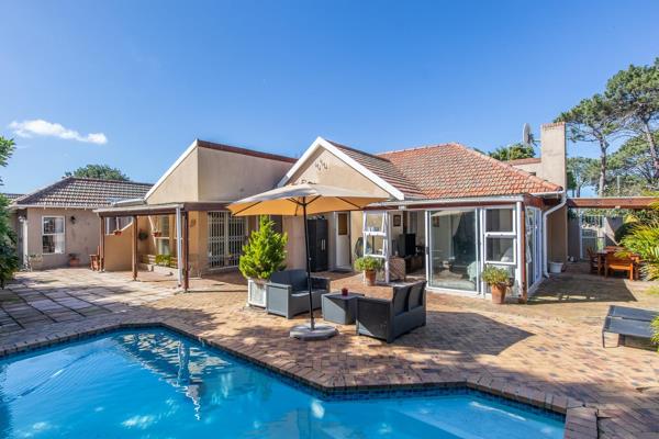 Situated in a prime and peaceful position neighbouring natural park area, this spacious ...