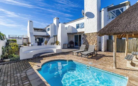 5 Bedroom House for sale in Bekbaai
