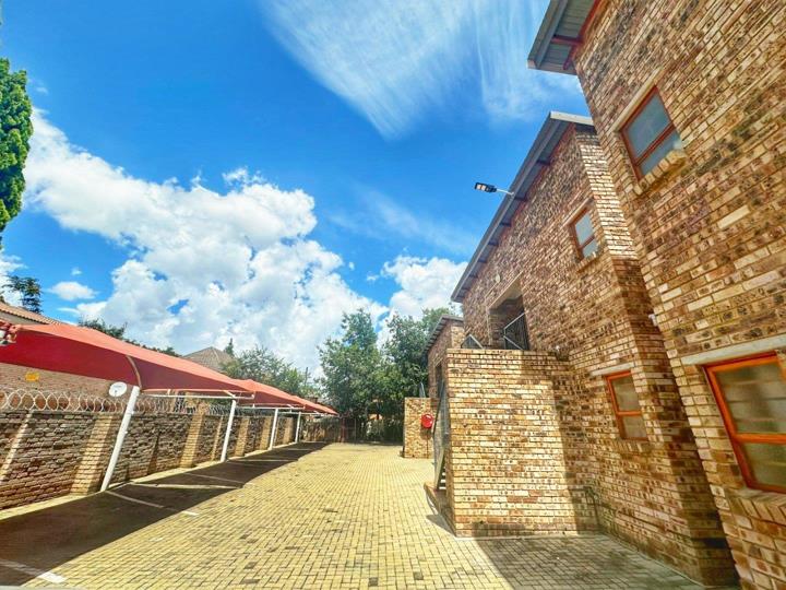 Listing number: P24-117551558, Image number: 2