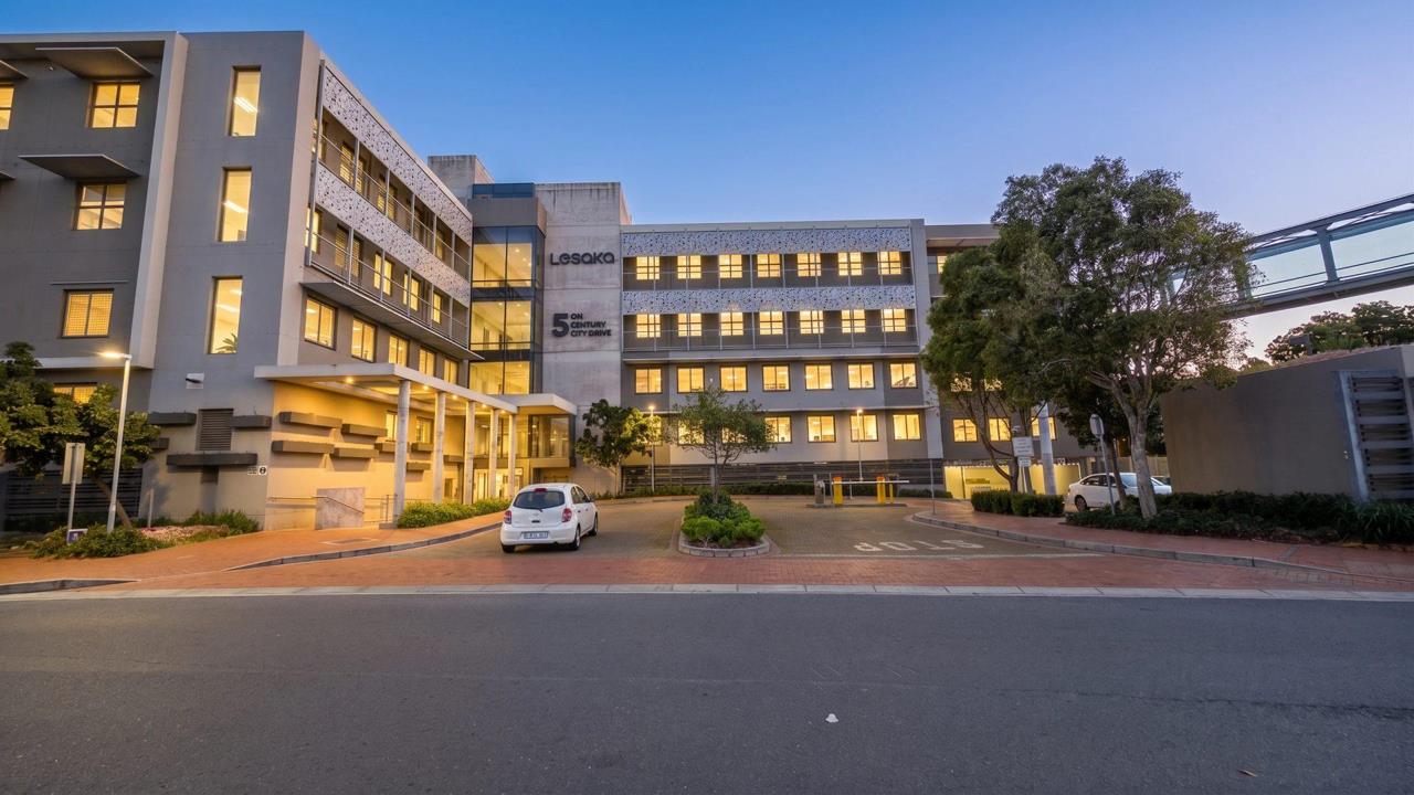Listing number: P24-117553254, Image number: 1, 5 On Century City Drive in Century City, exterior view.