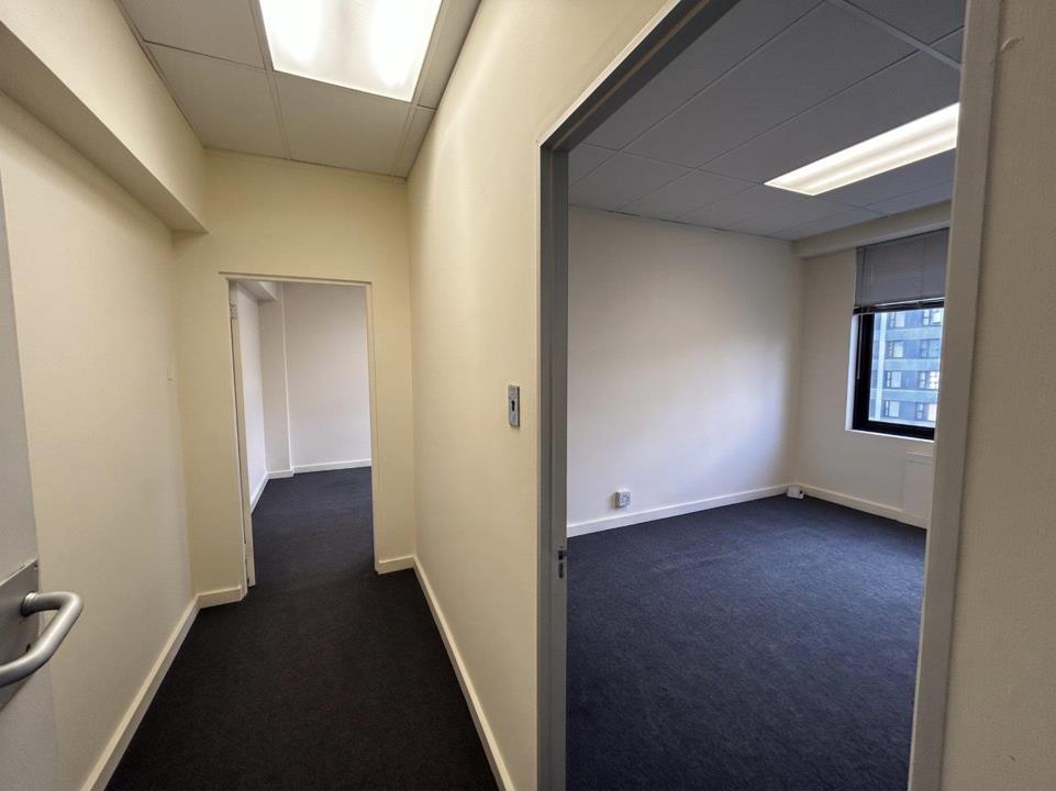 Listing number: P24-117555150, Image number: 1