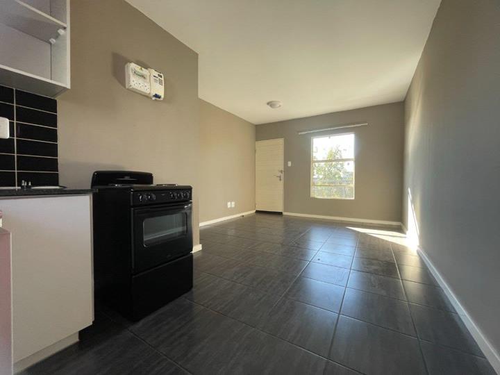 Listing number: P24-117558456, Image number: 2