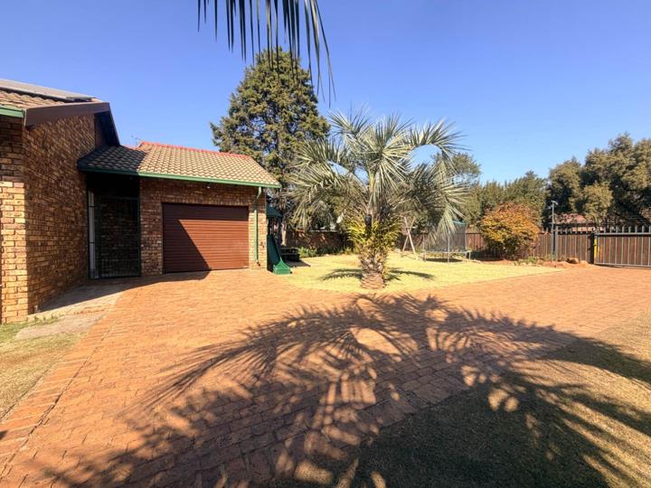 Listing number: P24-117558459, Image number: 2