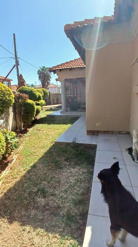 Listing number: P24-117559005, Image number: 2