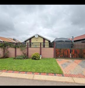 R 750 000