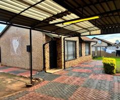 House for sale in Dobsonville Gardens