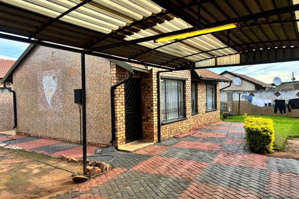 Distinguished Two-Bedroom Residence in Dobsonville Gardens
 This distinguished residential property comprises two generously ...
