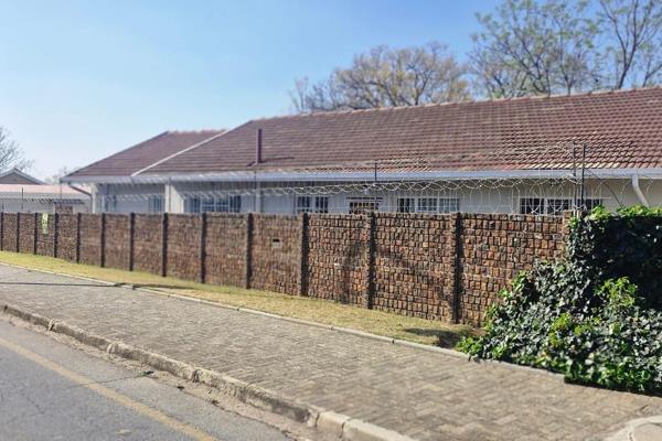 Spacious 3-bedroom family home on a prime corner stand that could suit for a high profile business wanting an excellent position and ...