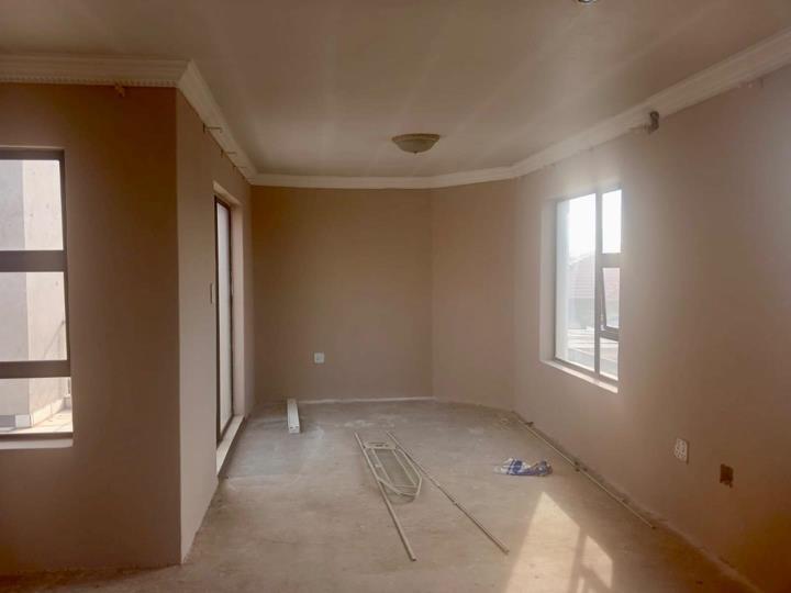 Listing number: P24-117565822, Image number: 3