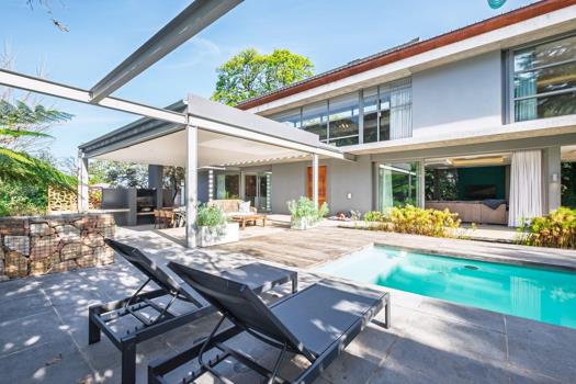 4 Bedroom House for sale in Constantia