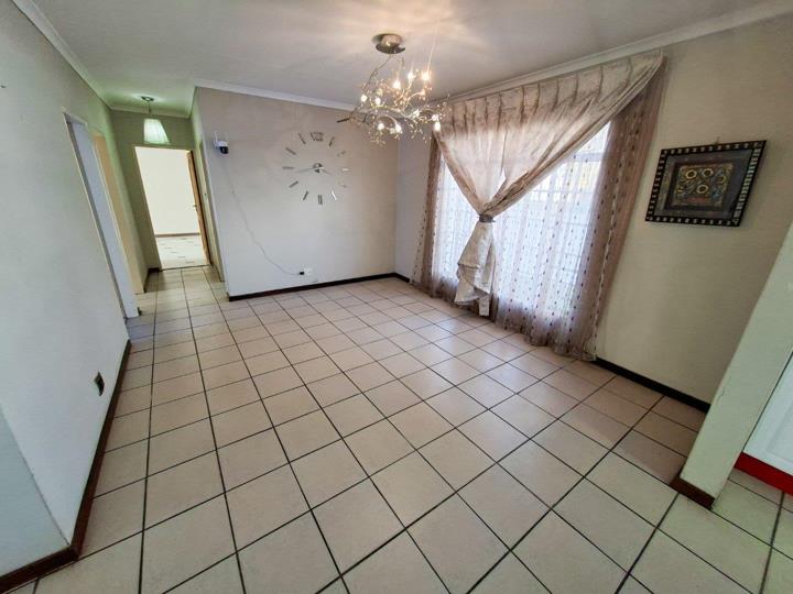Listing number: P24-117567029, Image number: 2