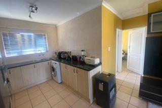 Listing number: P24-117571001, Image number: 3