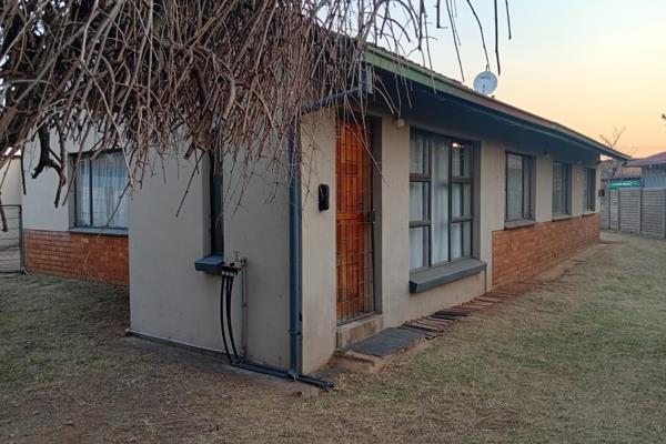 This lovely 3-bedroom, 2-bathroom home offers comfortable and spacious living, perfect for a family looking for extra space and ...
