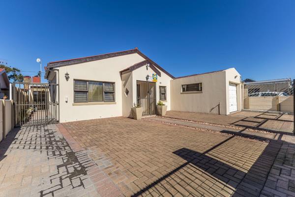 Spacious 3-Bedroom Family Home in Kasselsvlei, Bellville South 

Welcome to this spacious and well-equipped three-bedroom home in ...