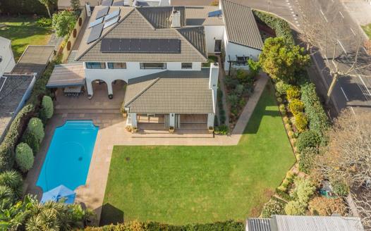 6 Bedroom House for sale in Rondebosch