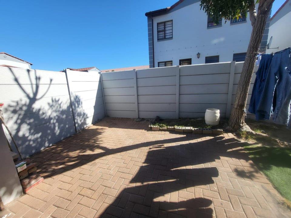 Listing number: P24-117574876, Image number: 1