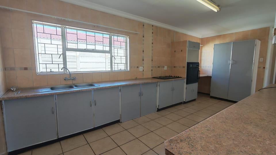Listing number: P24-117575850, Image number: 2, Image