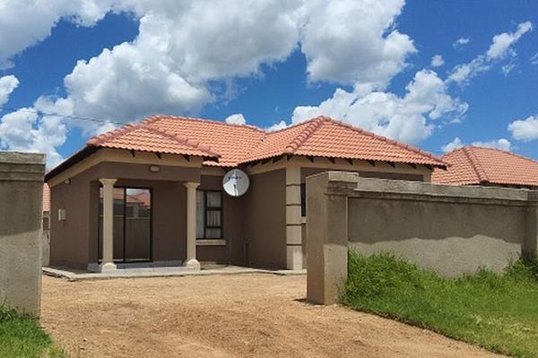Property in Mpumalanga offered for sale.

T 26 10 20 17 42 39 - 667689