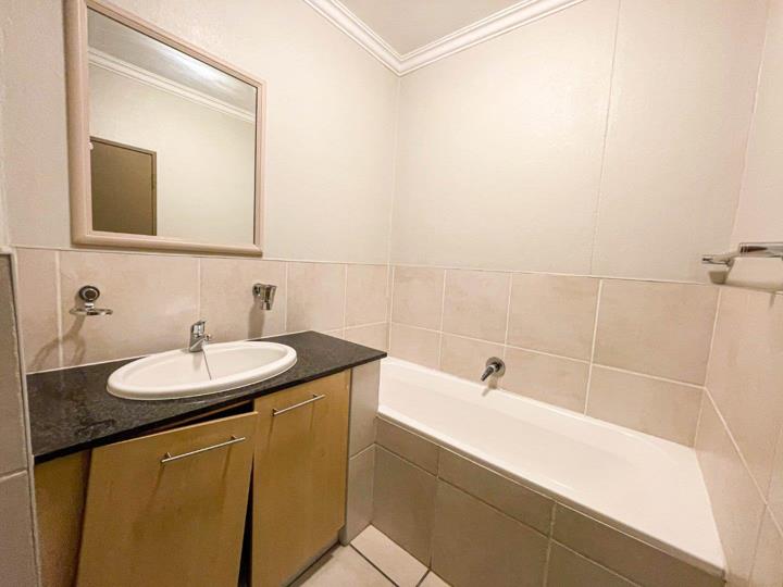 Listing number: P24-117579245, Image number: 2