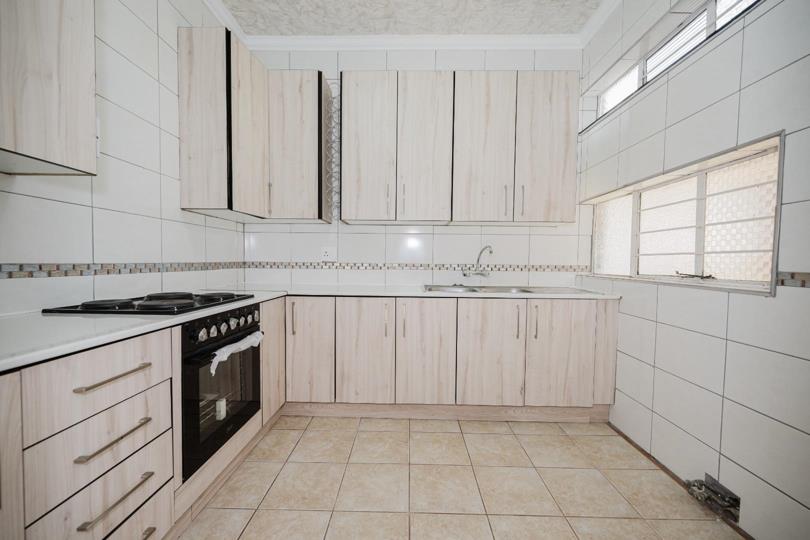 Listing number: P24-117580228, Image number: 3