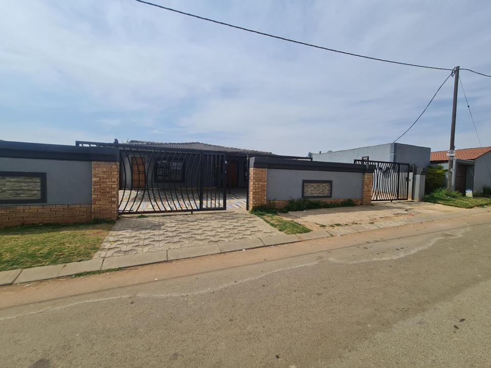 Listing number: P24-117580676, Image number: 1