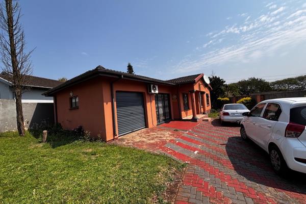 Sole mandate!!


Nestled in Hillview, Empangeni this inviting three bedroom house offers a practical layout with generous living ...