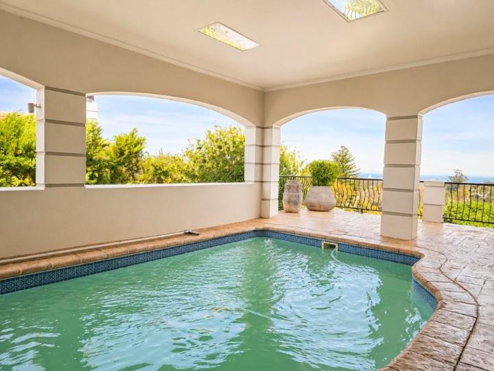 Listing number: P24-117581643, Image number: 3, covered pool