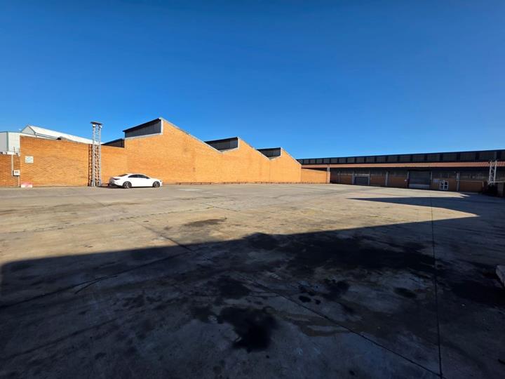 Listing number: P24-117585394, Image number: 2, Warehouse To Let in Montague Gardens