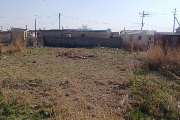 Vacant land in Westside park.

ERF size is 250 sqm, wall fence on one side only. It is big enough to accommodate a family home with ...