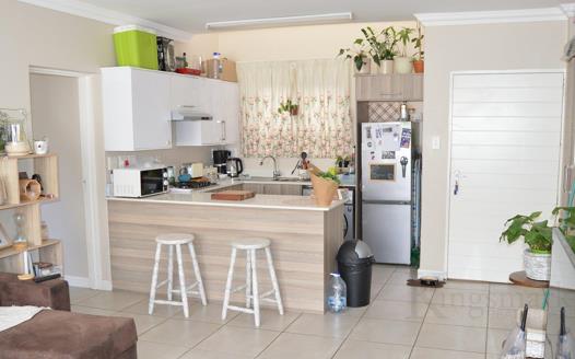 2 Bedroom Apartment / Flat for sale in Die Hoewes