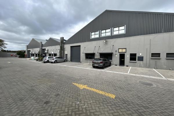 Location: The Studios, Atlas Gardens, Northern Suburbs, Cape Town

Type: Modern ...