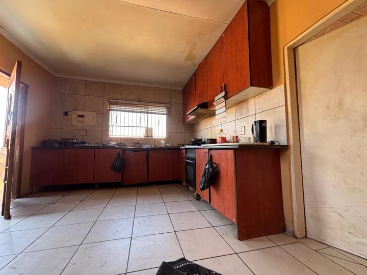 Listing number: P24-117585577, Image number: 3
