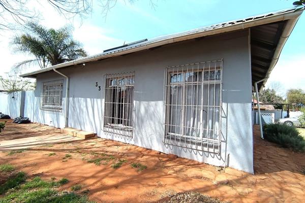 VERSATILE FAMILY HOME | CORNER STAND | AMPLE PARKING | GREAT POTENTIAL

This newly renovated corner property offers comfortable family ...