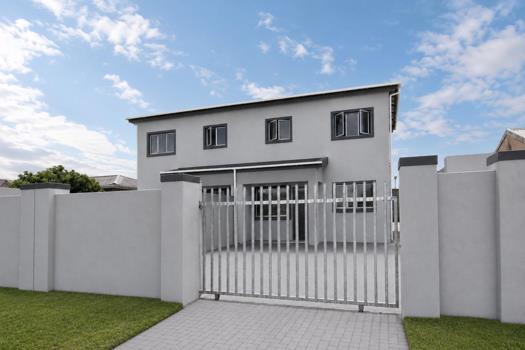 4 Bedroom House for sale in Ruyterwacht