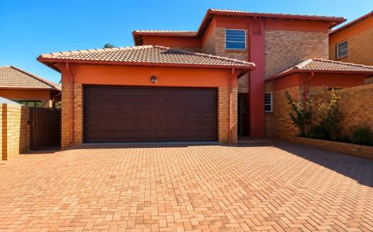4 Bedroom House for sale in Bartlett
