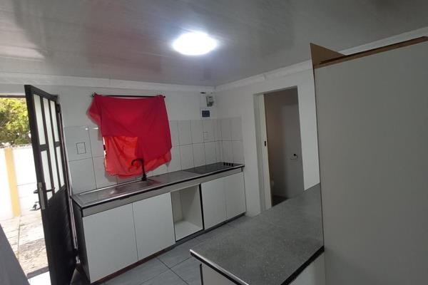 * Bachelor Apartment for Rent – R6,800/Month
Ideal for 2 Occupants | Secure Living | Private Entry

This neat and well-maintained ...