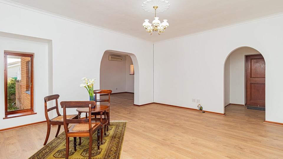 Listing number: P24-117592260, Image number: 2