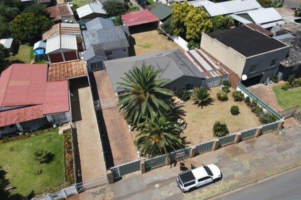 3 bedrooms, 1.5 bathrooms, Lounge, Kitchen with dining area, Double carport
3 Large ...