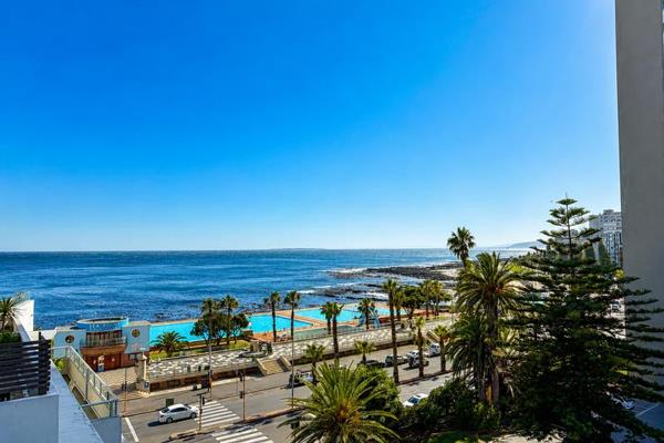 Joint mandate :

Breathtaking Views - Unbeatable location  

Blue ocean meets the sky, this extraordinary 3-bedroom duplex ...
