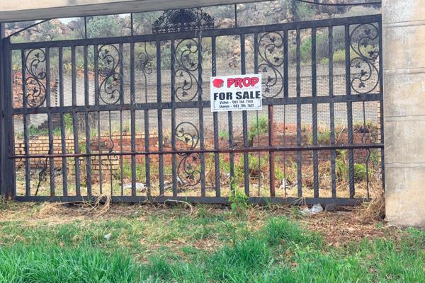 An excellent opportunity to own vacant land in Laudium Extension 3, situated in an established residential area.

The property offers ...