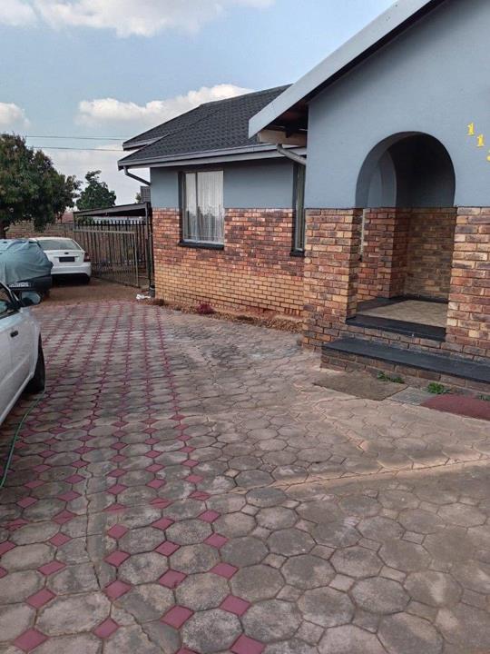 Listing number: P24-117595139, Image number: 2